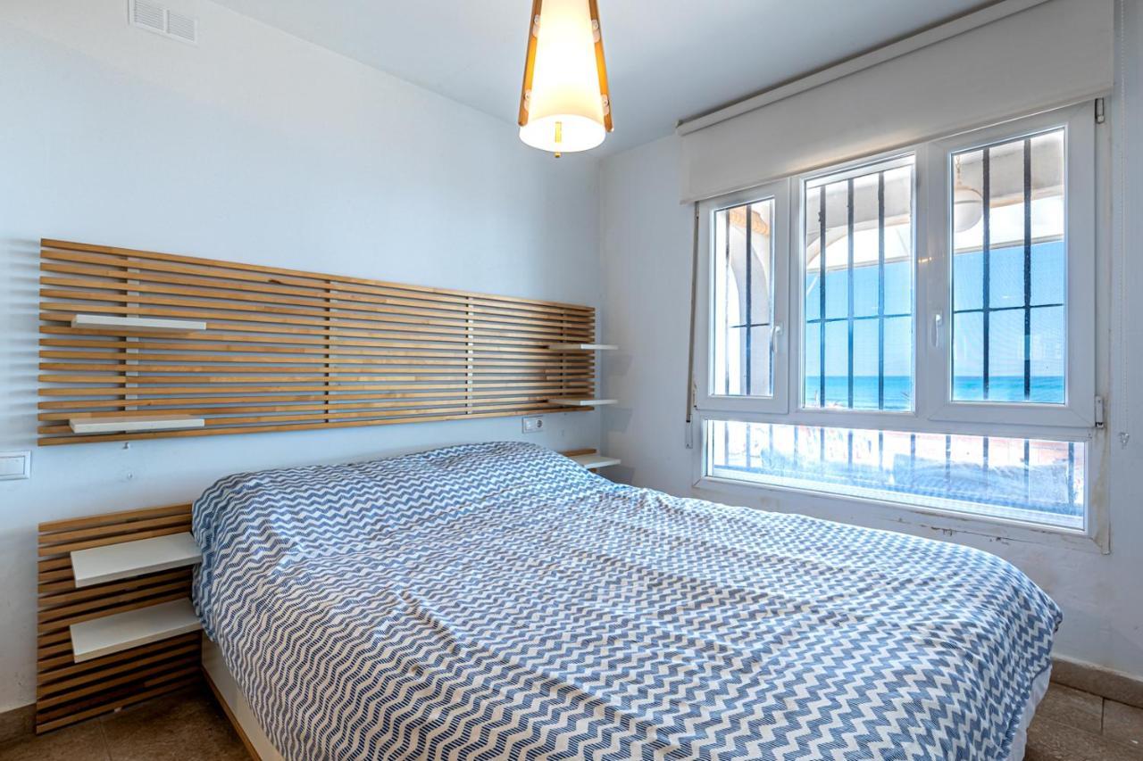 Beachfront Bliss: Apartamento A Pie De Playa Alicante Eksteriør billede
